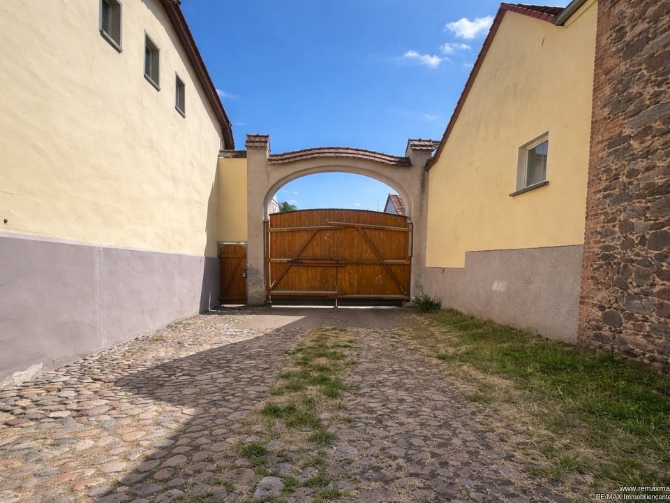 Hofeinfahrt