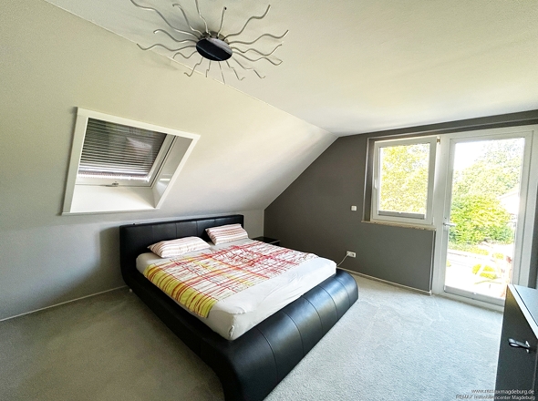 Schlafzimmer DG