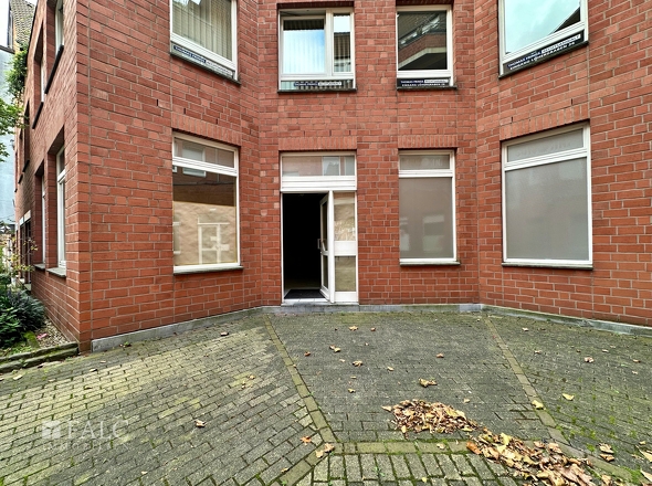 Eingang Hof