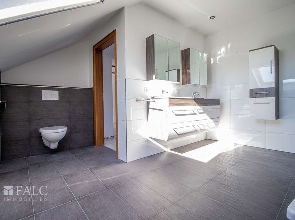 Modernes Badezimmer
