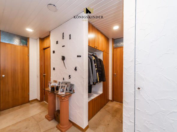Flur mit Garderobe 