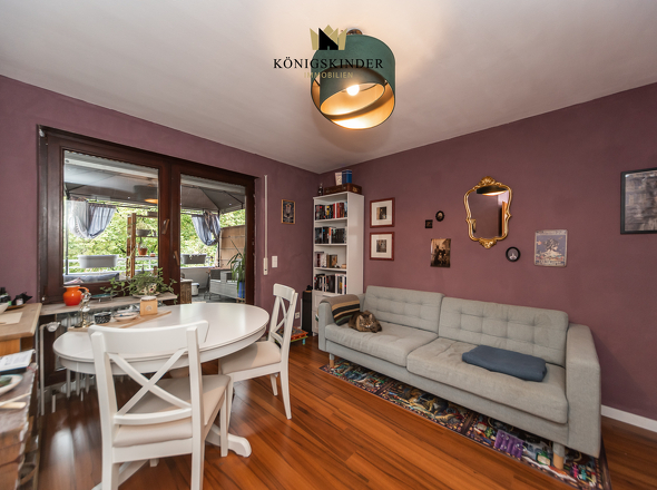 Zimmer mit Balkon
