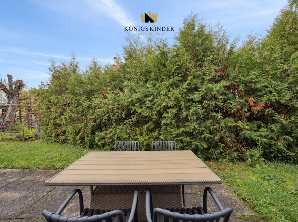 Terrasse mit Garten