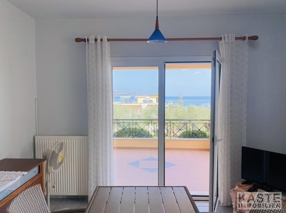 Essbereich

The current title accurately describes the dining area visible in this real estate photo, which shows a room with dining furniture and an access to a balcony with sea views. This is an acceptable real estate title and requires no change.