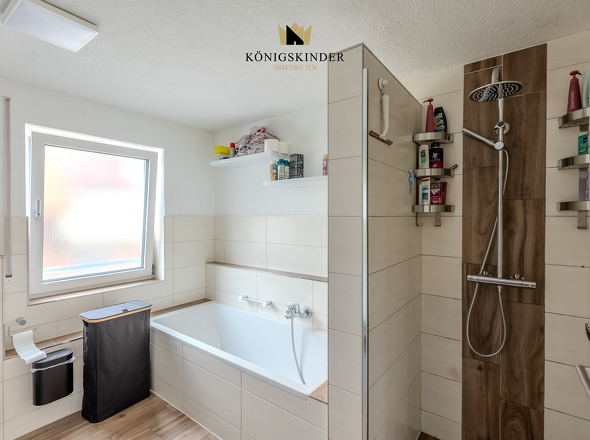 ...Badezimmer mit...