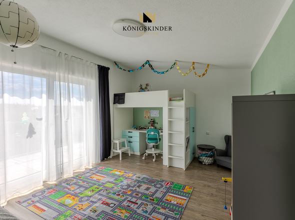 ...Kinderzimmer mit Zugang zur Dachterrasse...