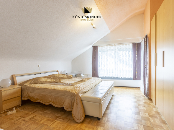 Schlafzimmer Eltern