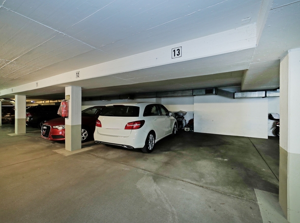 Tiefgaragenstellplatz