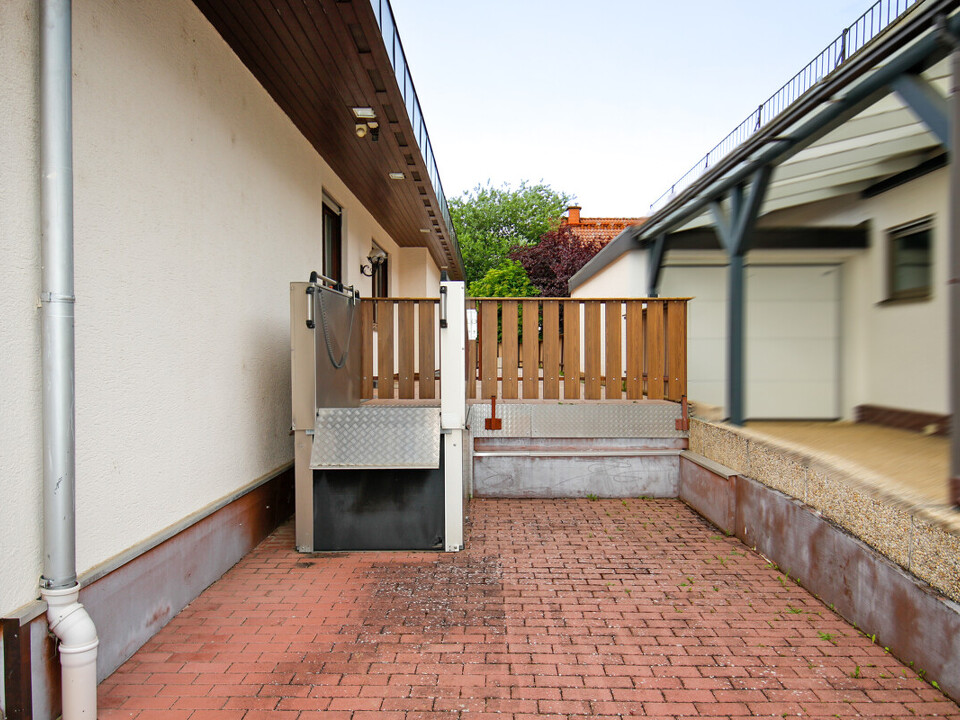 Barrierefreier Zugang (Lift)