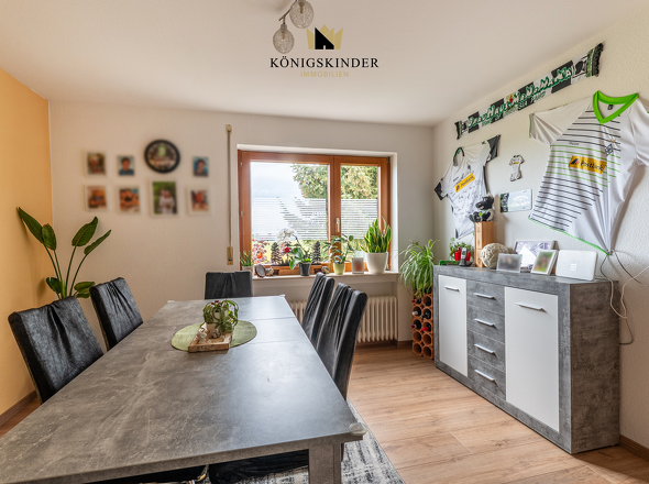 EG: Großzügiges Esszimmer