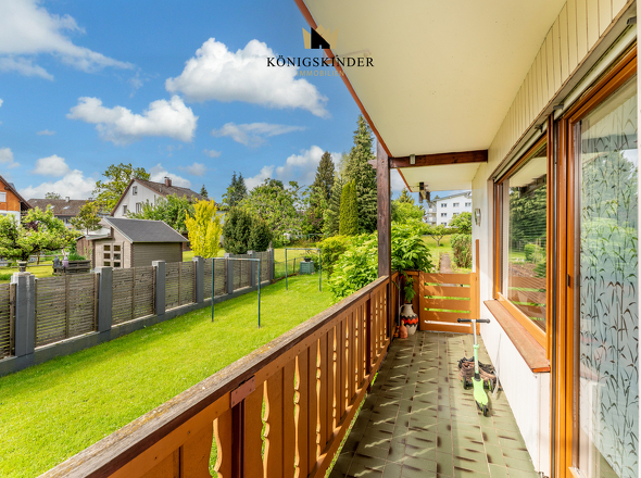 EG: Süd-Balkon und Zugang zur Terrasse und in den großen Garten