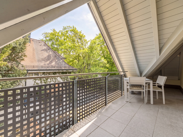 großer Balkon