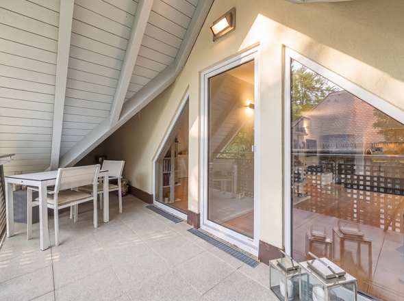 überdachter Balkon