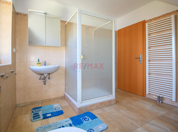 Badezimmer DG