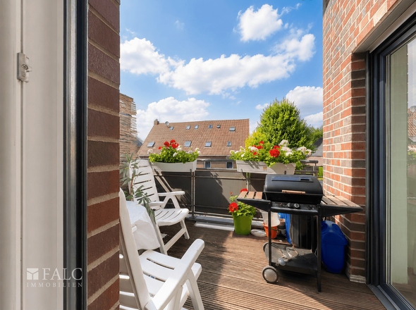 Terrasse - persönliche Gegenstände per KI entfernt