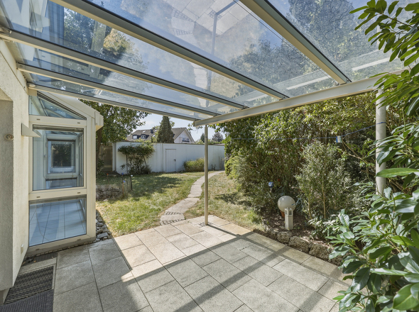 überdachte Terrasse