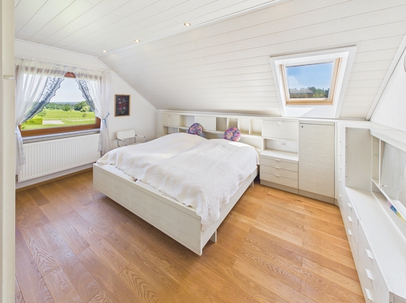 Schlafzimmer DG