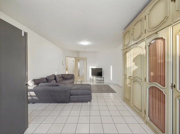 Wohnzimmer mit Blick zum Flur