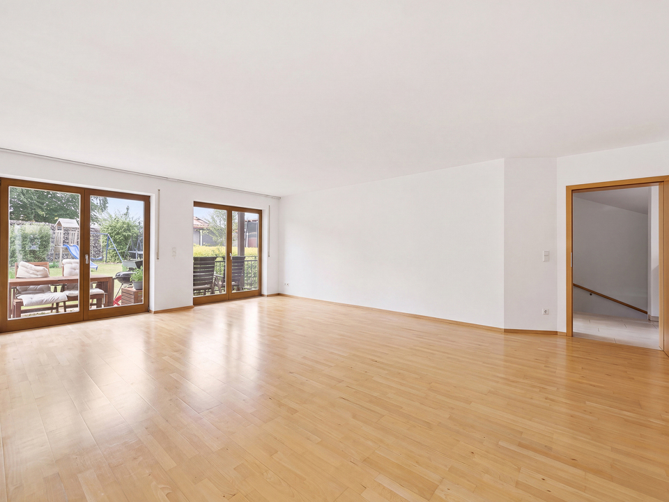 Wohnzimmer (Möblierung entfernt)