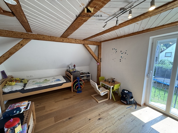 Schlafzimmer 1
