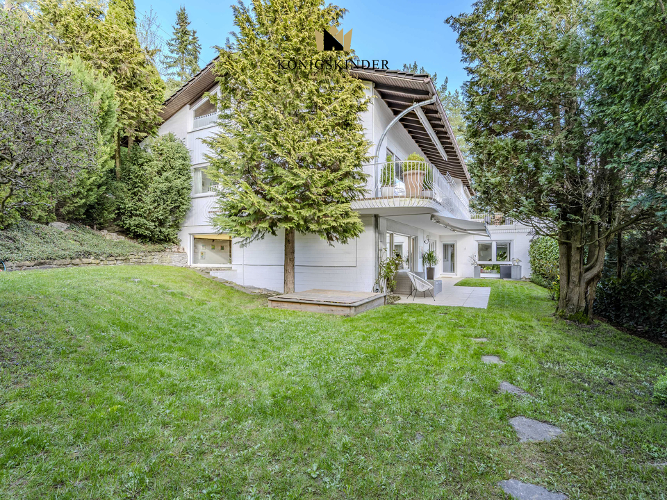 Gartensicht auf das Haus mit der unteren Wohnung