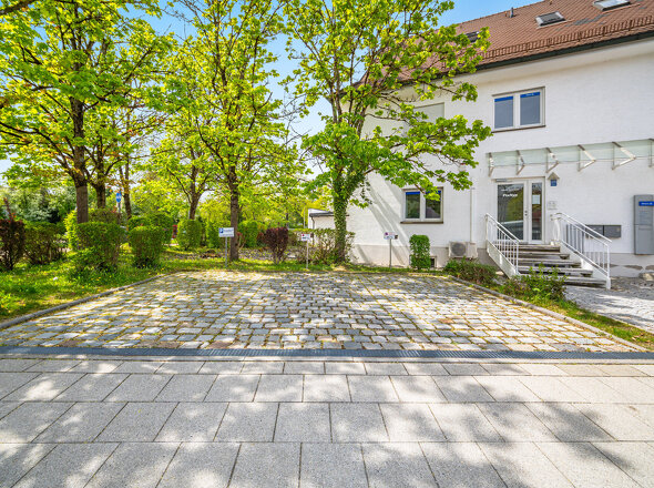 Linker Außenstellplatz inkludiert